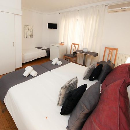 Petit Hotel Барселона Экстерьер фото