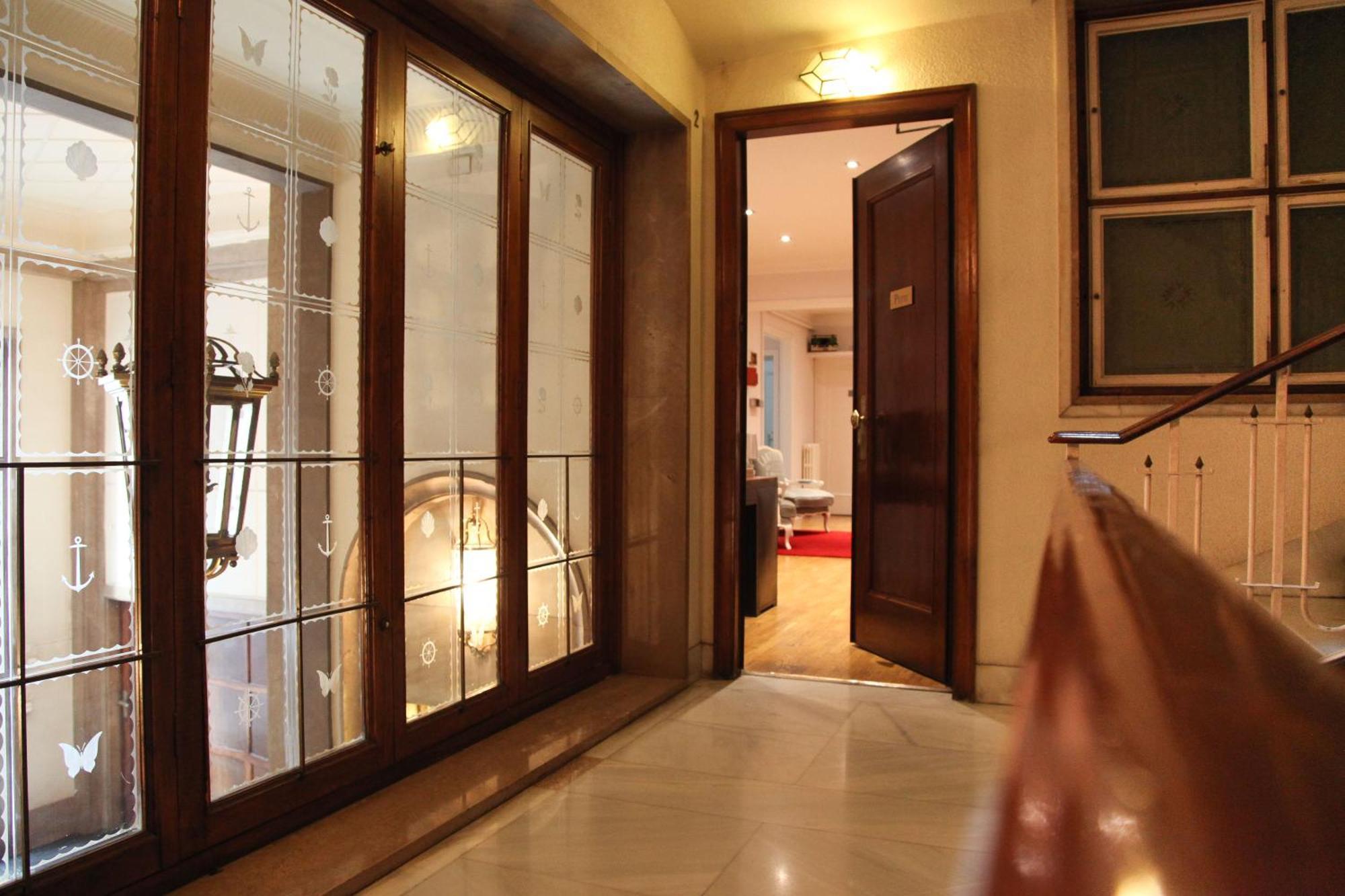 Petit Hotel Барселона Экстерьер фото