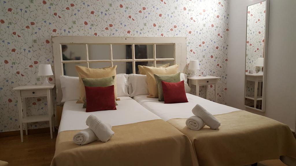 Petit Hotel Барселона Экстерьер фото