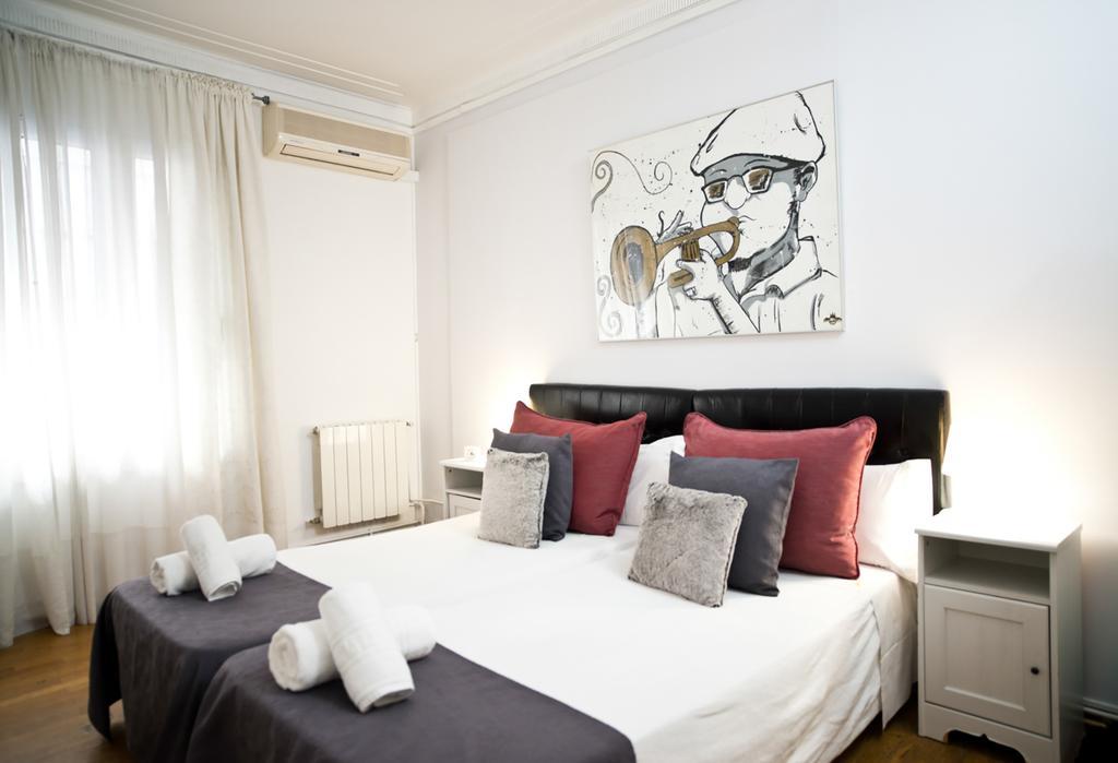 Petit Hotel Барселона Экстерьер фото