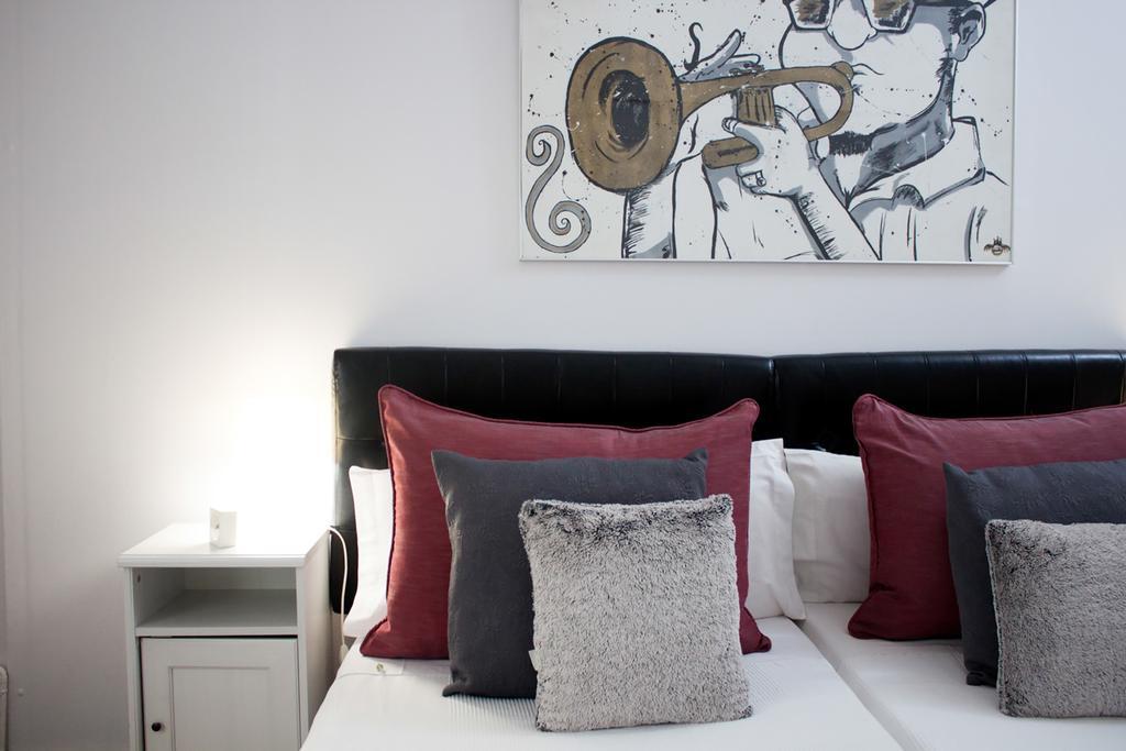 Petit Hotel Барселона Экстерьер фото
