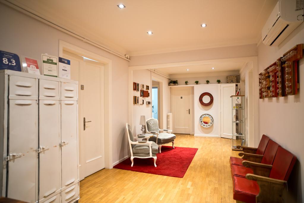 Petit Hotel Барселона Экстерьер фото