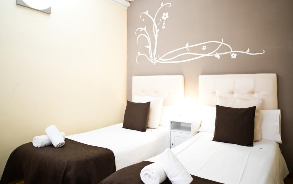 Petit Hotel Барселона Экстерьер фото