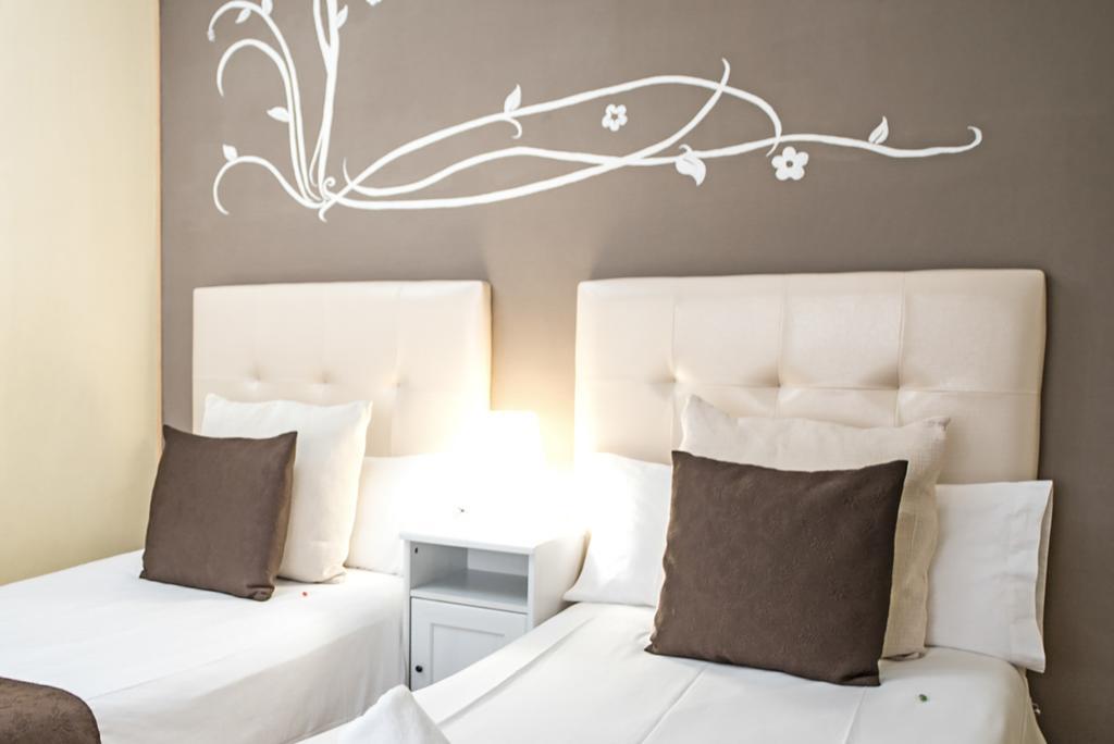 Petit Hotel Барселона Экстерьер фото
